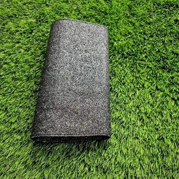 Payless womens clutch bag in silver and black prestine condition - Picture 3 of 7